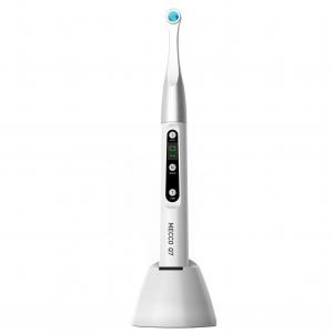 Lampada fotopolimerizzatrice dentale a LED Mecco Q7, potenza massima 2500 mW/cm2