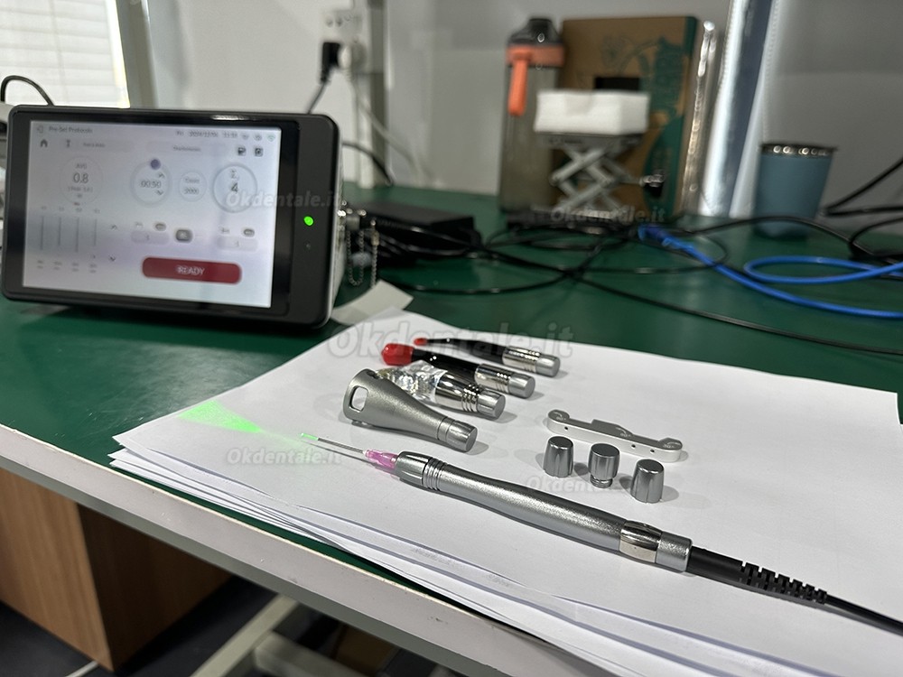 Laser a diodi multi-lunghezza d'onda dentista Gigaalaser Cheese Plus CP13G 635nm+445nm+1064nm